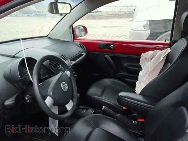 2010 VOLKSWAGEN BEETLE - VIN: 3VWPG3AG8AM014117 - Фото 5