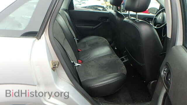 2005 FORD FOCUS - VIN: 1FAHP38Z75W155920 - Фото 6