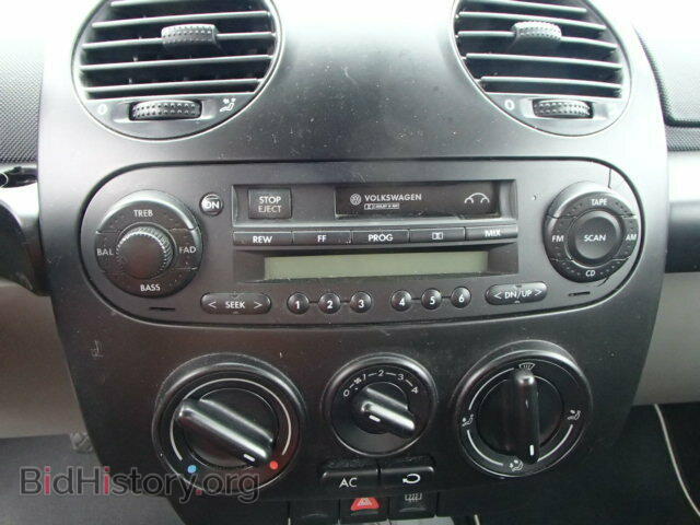 2000 VOLKSWAGEN BEETLE - VIN: 3VWBC21C8YM412242 - Фото 9