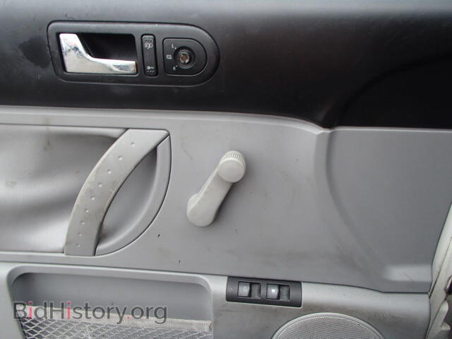 2000 VOLKSWAGEN BEETLE - VIN: 3VWBC21C8YM412242 - Фото 10