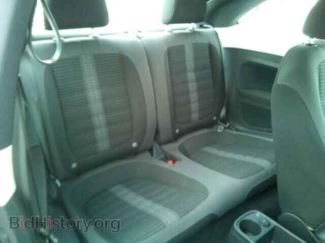 2012 VOLKSWAGEN BEETLE - VIN: 3VWVA7AT6CM604073 - Фото 6