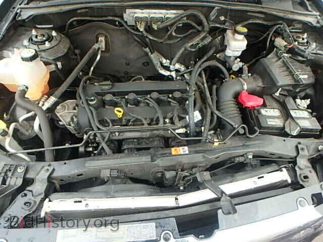 2011 MAZDA TRIBUTE - VIN: 4F2CY0C70BKM02638 - Фото 7