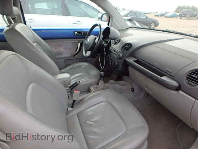 2000 VOLKSWAGEN BEETLE - VIN: 3VWDD21CXYM438105 - Фото 5