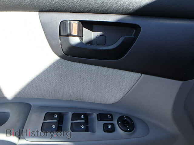 2006 KIA OPTIMA - VIN: KNAGE123765067880 - Фото 10