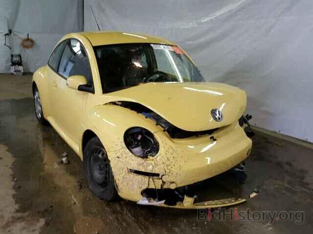 Photo 3VWPG3AG8AM008348 - VOLKSWAGEN BEETLE 2010