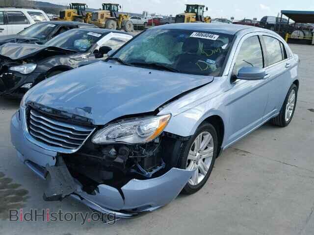 2013 CHRYSLER 200 - VIN: 1C3CCBAB3DN648283 - Фото 2