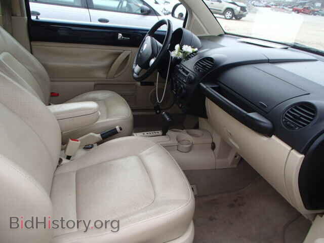 2000 VOLKSWAGEN BEETLE - VIN: 3VWDD21C7YM470462 - Фото 5