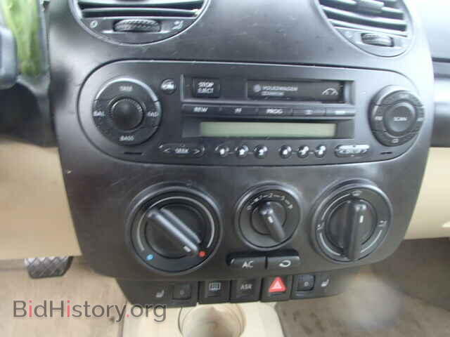2000 VOLKSWAGEN BEETLE - VIN: 3VWDD21C7YM470462 - Фото 9