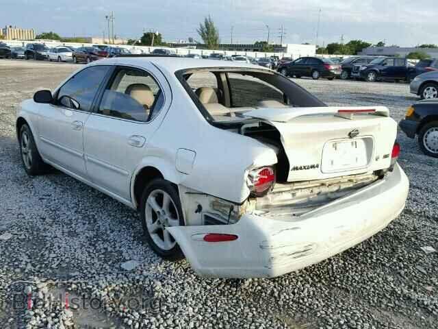 2000 NISSAN MAXIMA - VIN: JN1CA31A0YT201090 - Фото 3