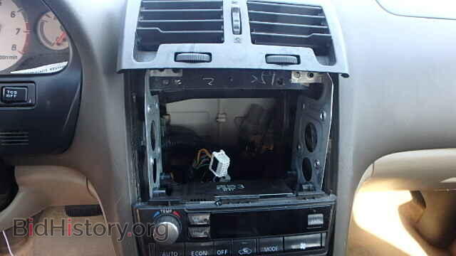 2000 NISSAN MAXIMA - VIN: JN1CA31A3YT011042 - Фото 9