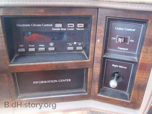 1988 CADILLAC DEVILLE - VIN: 1G6CD5157J4341353 - Фото 9