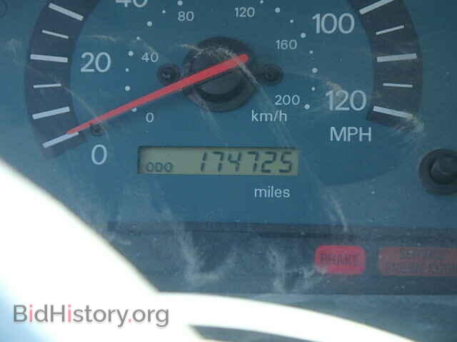 2002 MITSUBISHI GALANT - VIN: 4A3AA46G42E064803 - Фото 8