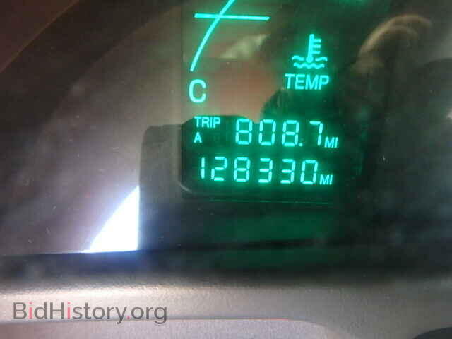 2000 CADILLAC DEVILLE - VIN: 1G6KD54Y4YU211641 - Photo 8