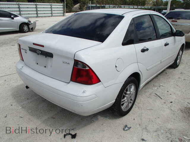 2005 FORD FOCUS - VIN: 1FAFP34N95W213052 - Photo 4