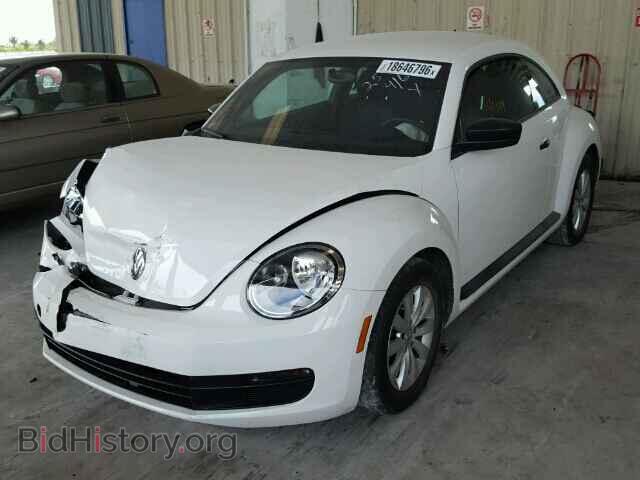 2013 VOLKSWAGEN BEETLE - VIN: 3VWFP7AT5DM632595 - Фото 2