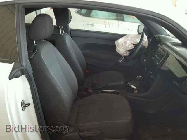 2013 VOLKSWAGEN BEETLE - VIN: 3VWFP7AT5DM632595 - Фото 5