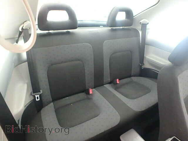 2000 VOLKSWAGEN BEETLE - VIN: 3VWCC21CXYM411145 - Фото 6