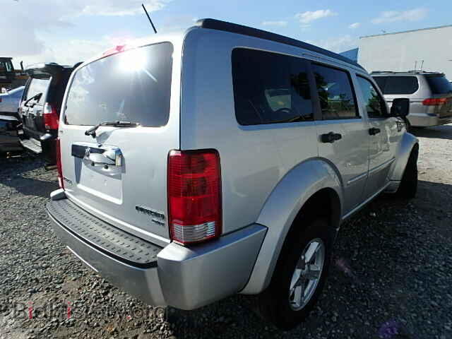 2011 DODGE NITRO - VIN: 1D4PT5GK1BW544990 - Photo 4