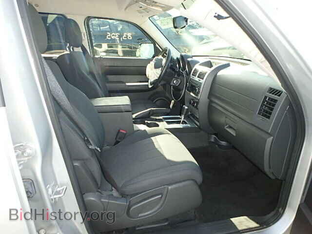 2011 DODGE NITRO - VIN: 1D4PT5GK1BW544990 - Photo 5