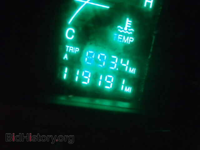 2000 CADILLAC DEVILLE - VIN: 1G6KD54YXYU210106 - Фото 8
