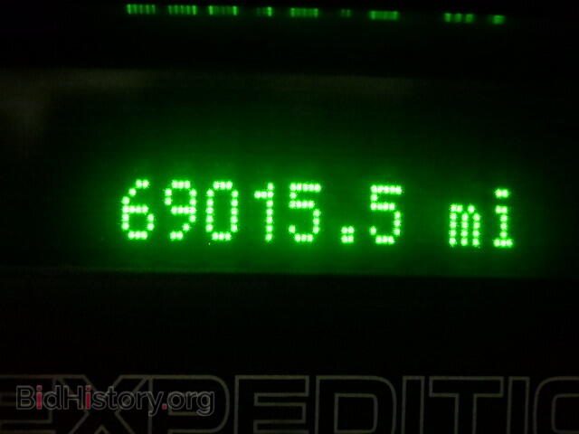 2011 FORD EXPEDITION - VIN: 1FMJU2A57BEF20535 - Фото 8