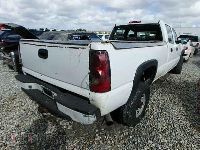 2005 CHEVROLET SILVERADO - VIN: 1GCHC23215F864143 - Фото 4