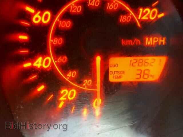 2003 TOYOTA COROLLA - VIN: 2T1KR32E73C143532 - Фото 8