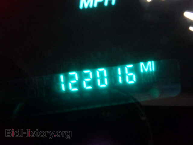 2000 CADILLAC DEVILLE - VIN: 1G6KF5795YU262550 - Photo 8