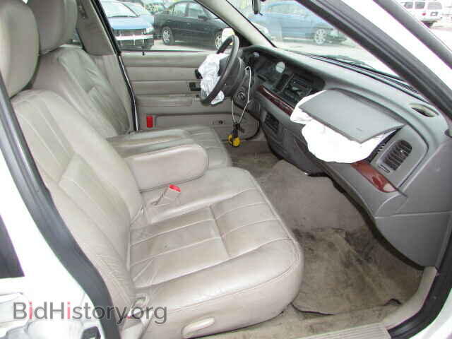 2011 FORD CROWN VIC - VIN: 2FABP7EV6BX132207 - Фото 5