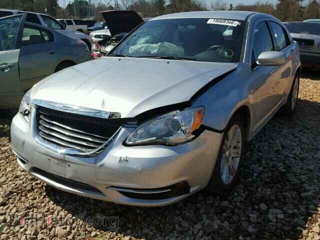2012 CHRYSLER 200 - VIN: 1C3CCBAB8CN291570 - Фото 2