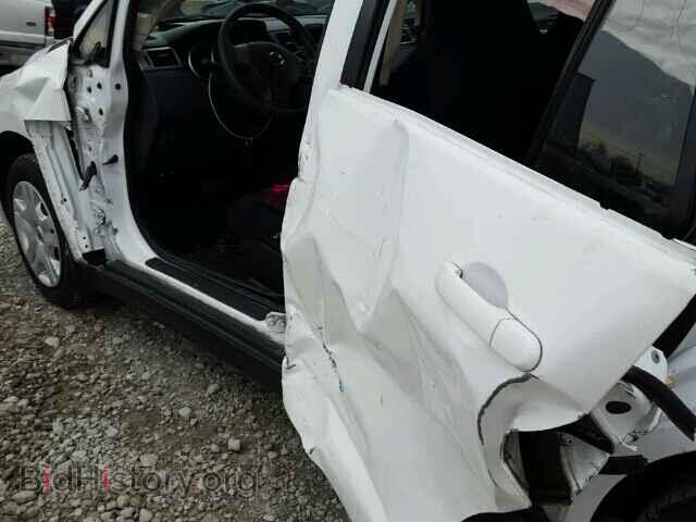 2011 NISSAN VERSA - VIN: 3N1BC1AP7BL484548 - Photo 9