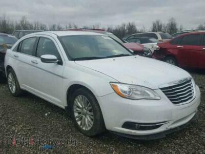 2011 Chrysler 200 200 Limite, white — VIN 1C3BC2FG1BN580725, Copart
