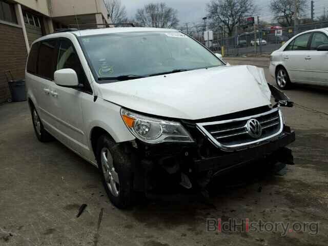 Photo 2V4RW3DG6BR626178 - VOLKSWAGEN ROUTAN 2011