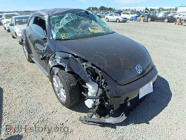 Photo 3VWFP7AT2DM659124 - VOLKSWAGEN BEETLE 2013