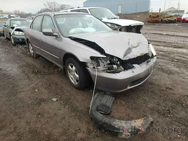 Photo 1HGCG1658YA000532 - HONDA ACCORD 2000