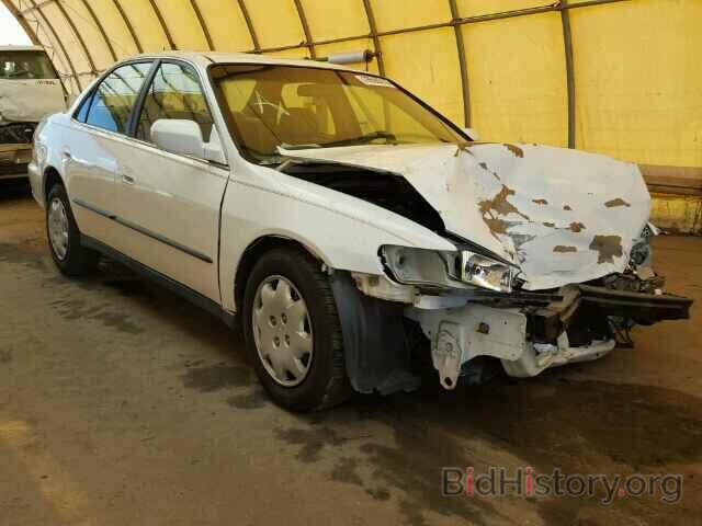 Photo 1HGCG5644YA155173 - HONDA ACCORD 2000