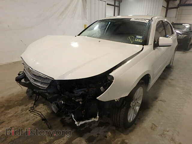 2010 CHRYSLER SEBRING - VIN: 1C3CC5FB4AN141060 - Фото 2