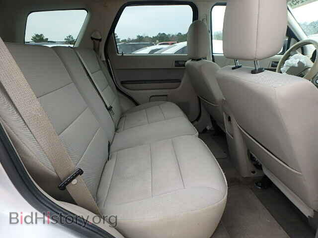 2011 Ford ESCAPE (VIN 1FMCU0D72BKA41547) — фото 6 из 10