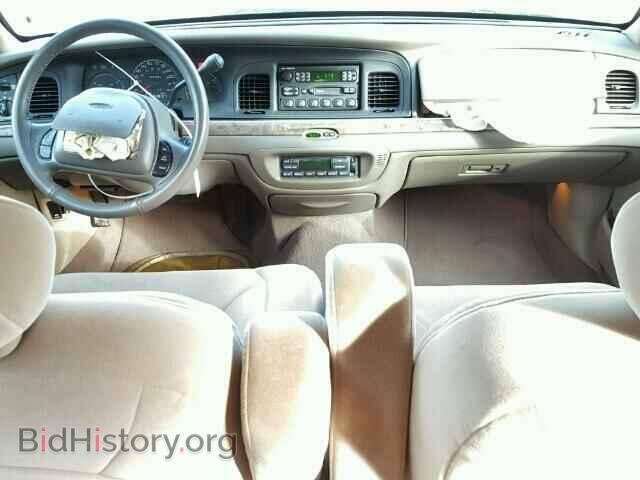 2000 FORD CROWN VIC - VIN: 2FAFP74W3YX105759 - Фото 9