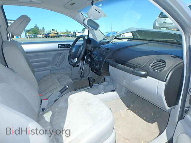 2000 VOLKSWAGEN BEETLE - VIN: 3VWCC21C8YM478343 - Фото 5