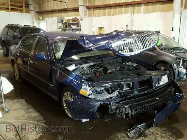 Photo 2LNBL8CV2BX762557 - LINCOLN TOWNCAR 2011