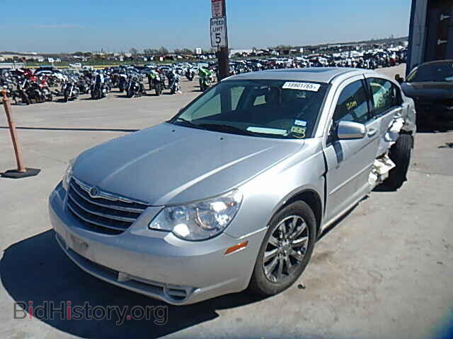 2010 CHRYSLER SEBRING - VIN: 1C3CC5FD5AN133549 - Фото 2