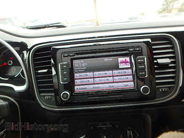2013 VOLKSWAGEN BEETLE - VIN: 3VWJP7AT6DM600765 - Фото 9