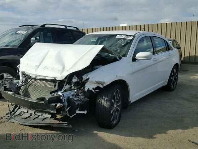 2013 CHRYSLER 200 - VIN: 1C3CCBBG3DN744859 - Фото 2