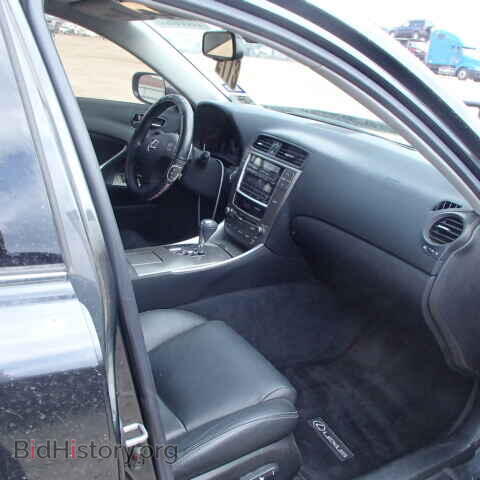 2009 LEXUS IS250 - VIN: JTHBK262X95106980 - Photo 5