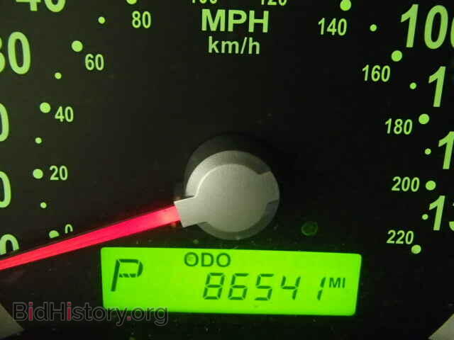 2007 HYUNDAI ENTOURAGE - VIN: KNDMC233076027006 - Фото 8