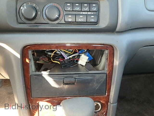 2000 MAZDA 626 - VIN: 1YVGF22C5Y5157774 - Фото 9