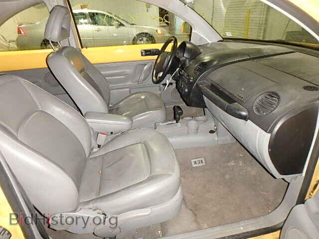 2000 VOLKSWAGEN BEETLE - VIN: 3VWCD21C1YM487382 - Фото 5