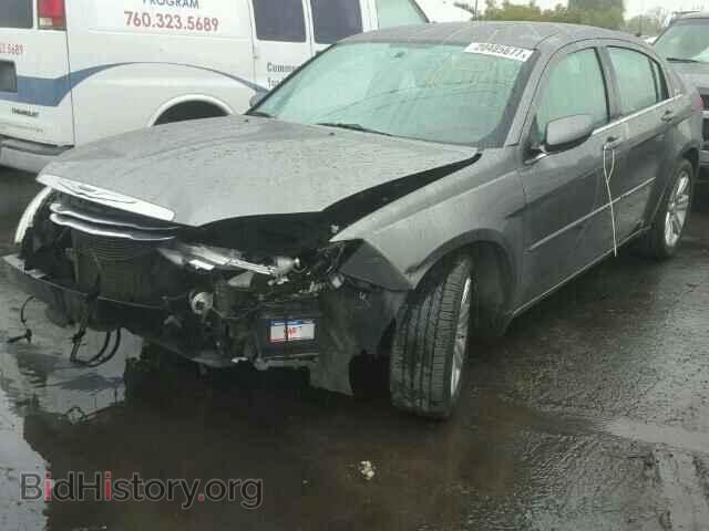2012 CHRYSLER 200 - VIN: 1C3CCBAB3CN317413 - Фото 2