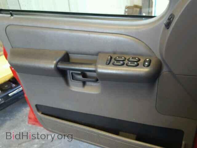 2005 FORD EXPLORER - VIN: 1FMZU67K95UB93735 - Photo 9